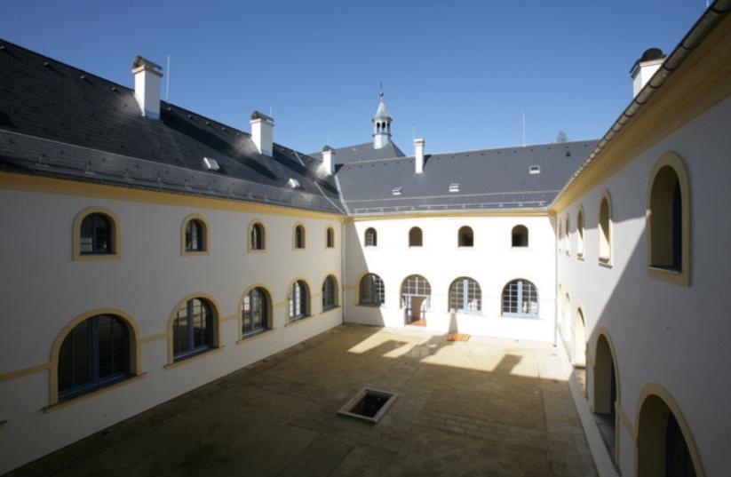 Penzion14 Hostinné Exteriör bild